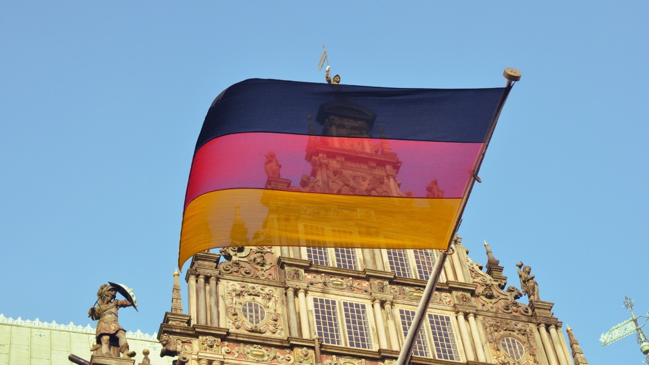 German flag, parliment pillar 2 german cannabis