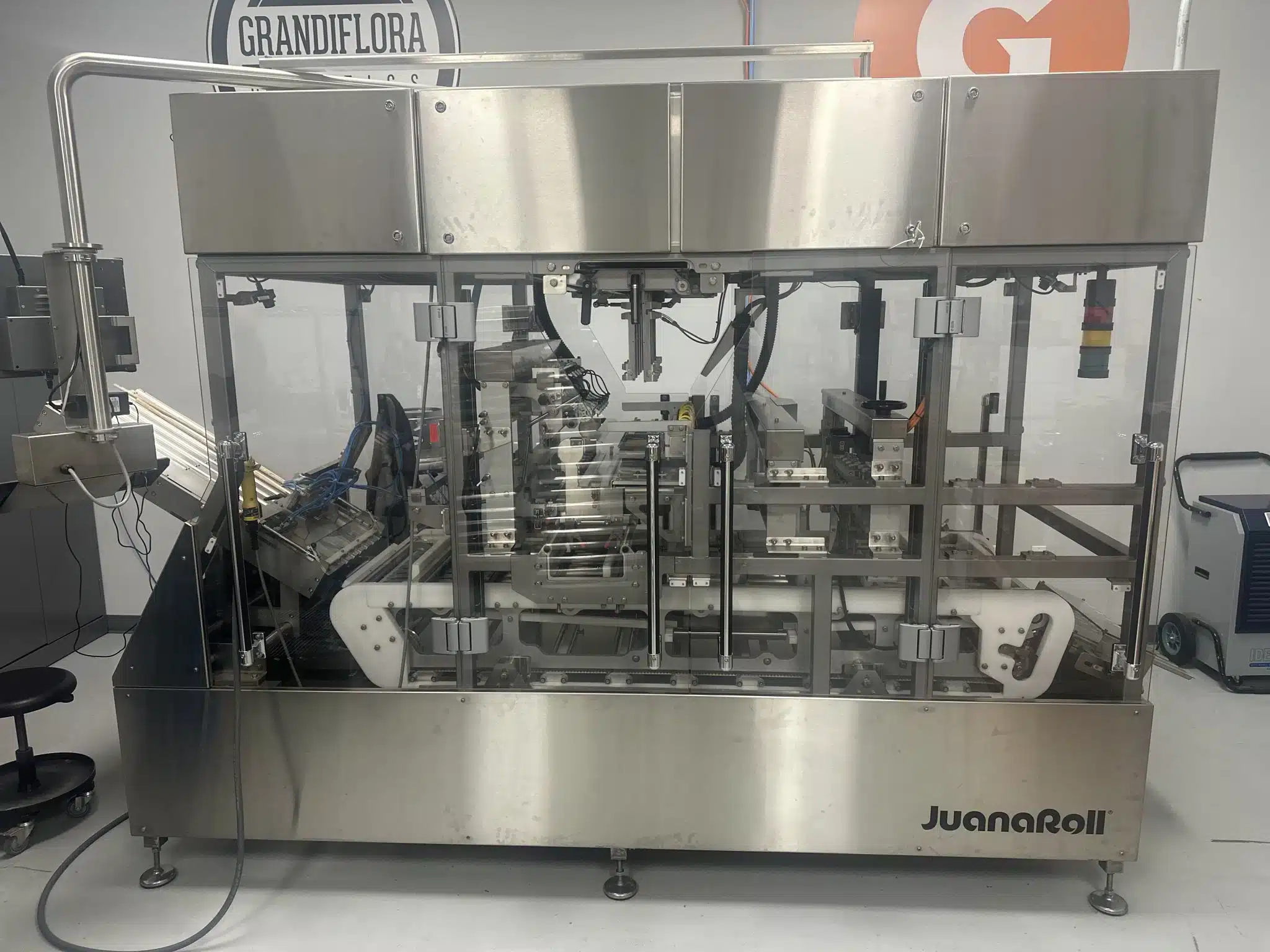 JuanaRoll Pre-Roll Machine